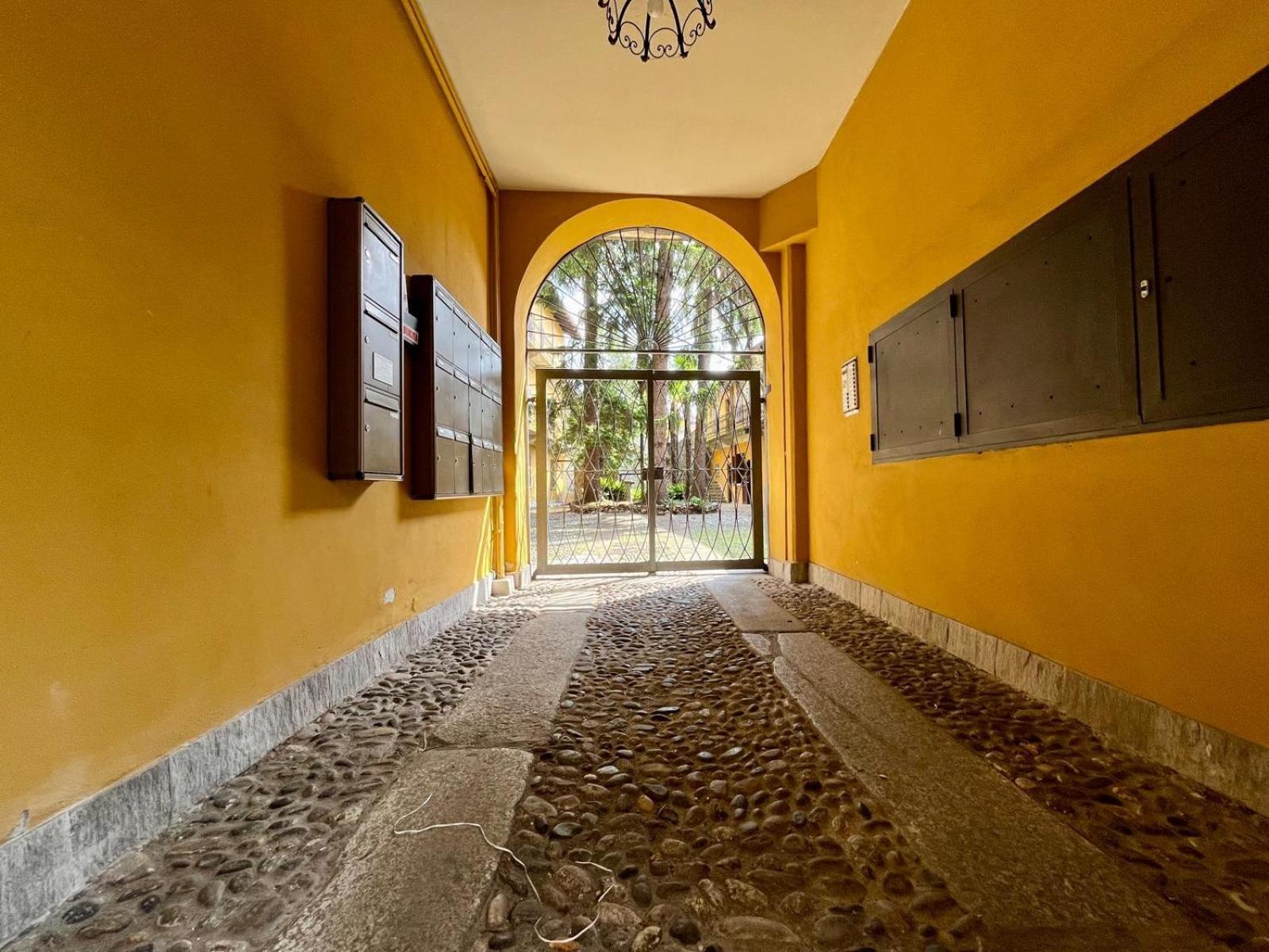 Appartamento Frida Angera Extérieur photo